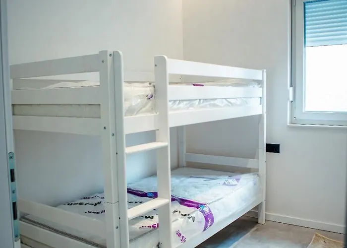 Lumiere Βίλα Μόσταρ